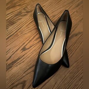 Paolo black leather pump. Solid sturdy square heel 1 1/2” heel. Size 9.
